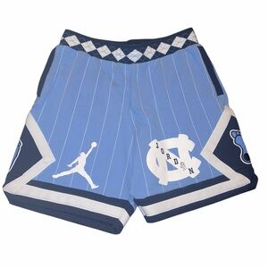 UNC tarheels Jordan mens M shorts